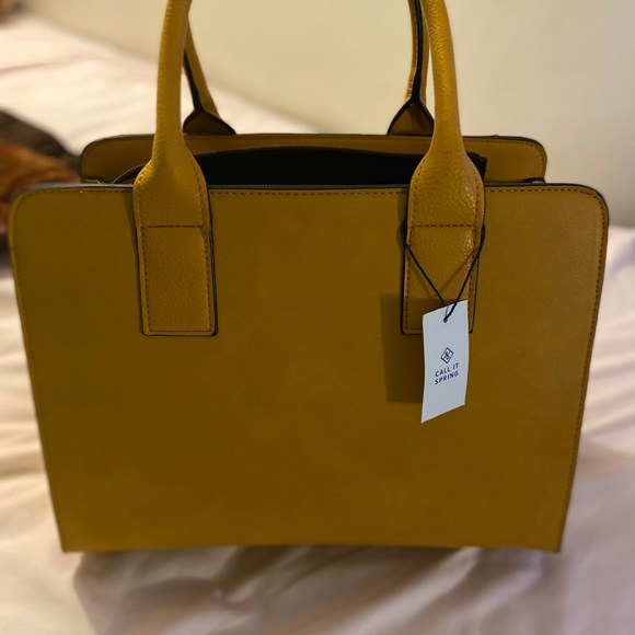 Handbags - Picture 3 of 3